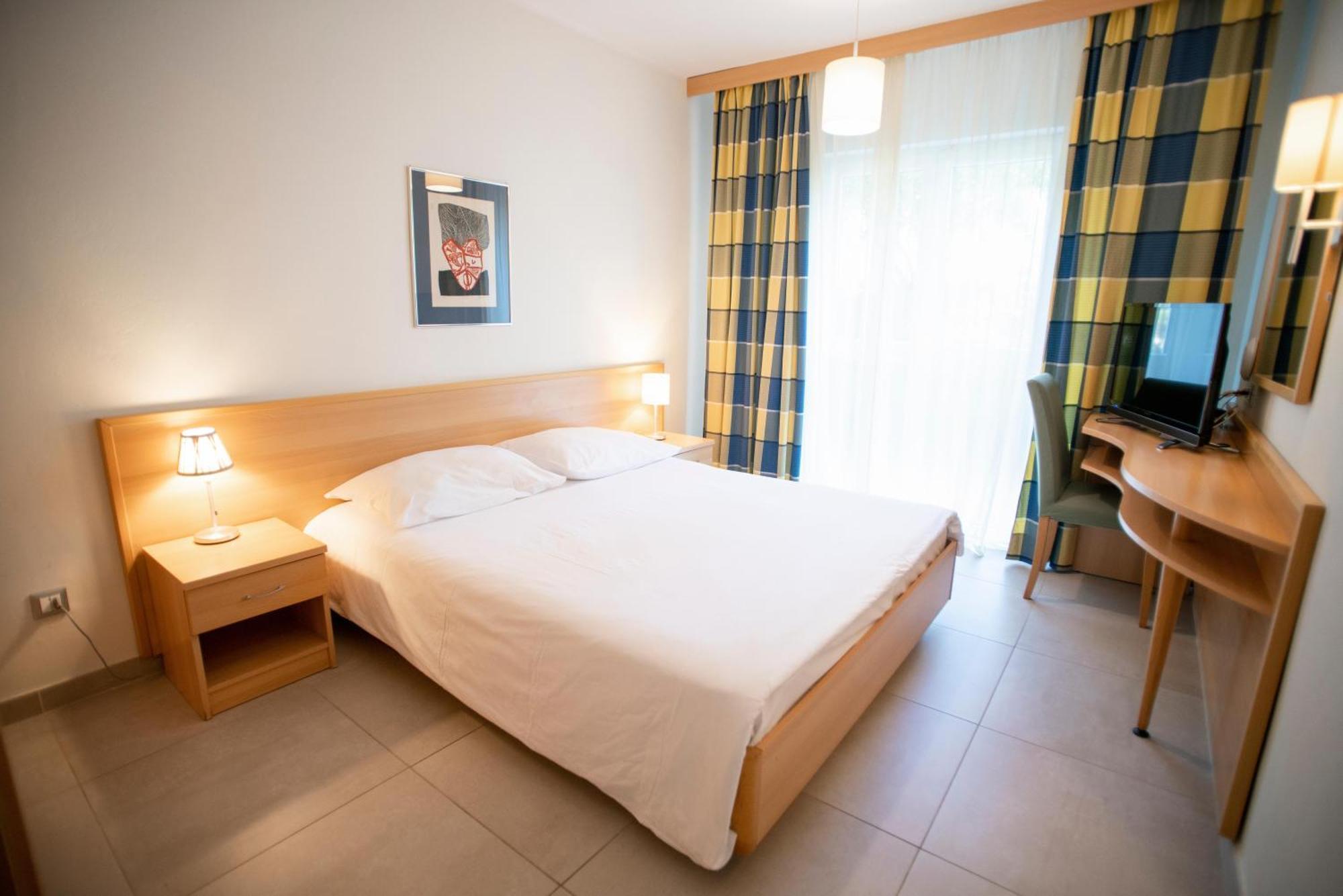 Bluesun Holiday Village Velaris Supetar Exterior foto
