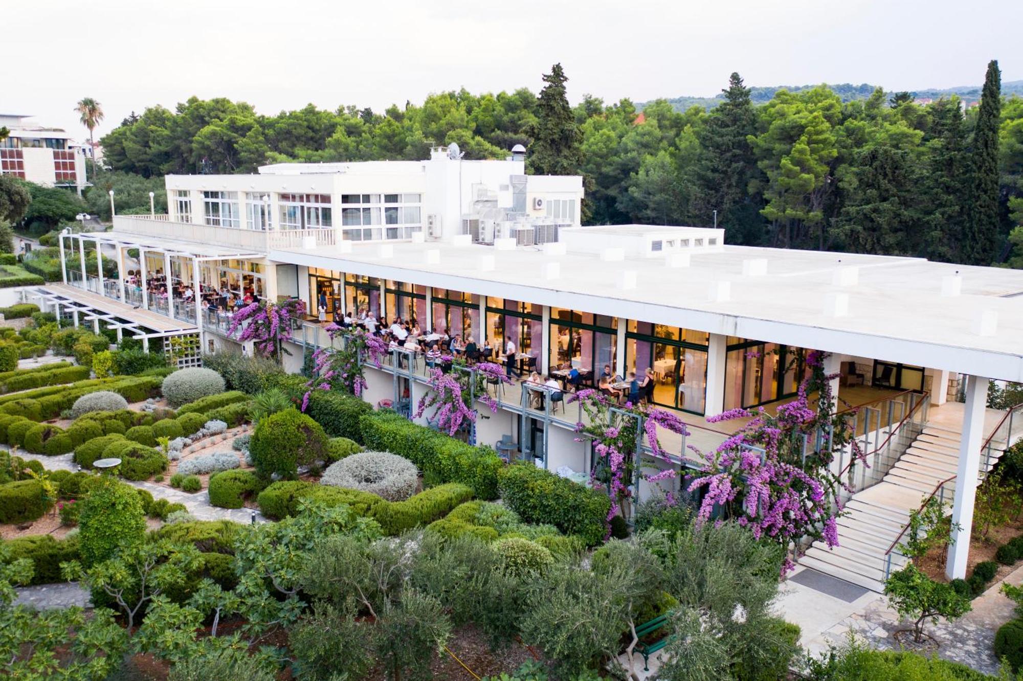Bluesun Holiday Village Velaris Supetar Exterior foto