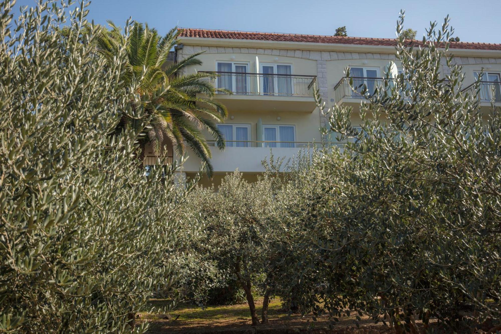 Bluesun Holiday Village Velaris Supetar Exterior foto