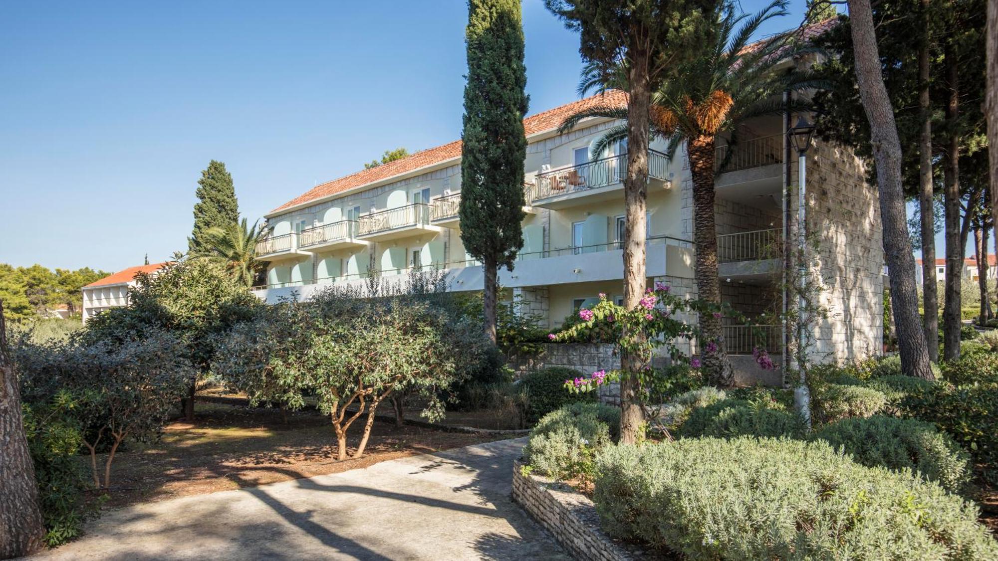 Bluesun Holiday Village Velaris Supetar Exterior foto